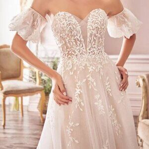 OFF WHITE/NUDE Sweetheart Neck Off Shoulder Wedding Dress